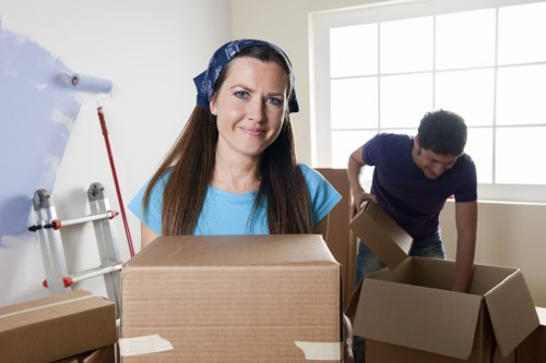 Careful boxing of fragile belongings for a Knightsbridge move